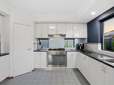31 Demesne Circuit, Aveley WA 6069