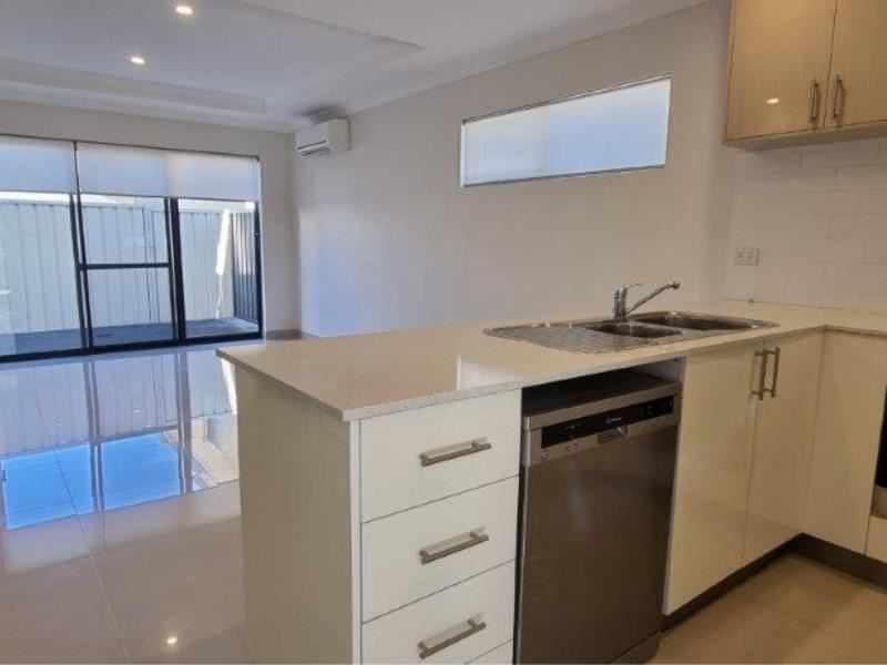 4/33 Beechboro Rd. South, Bayswater WA 6053