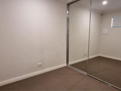 4/33 Beechboro Rd. South, Bayswater WA 6053