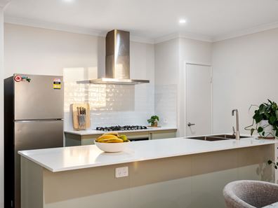 10 Filippo Street, Sinagra WA 6065