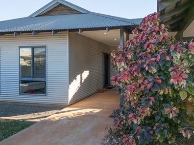 12 Schooner Street, Baynton WA 6714