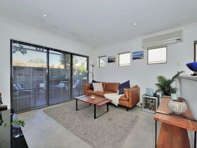 35B Ravenswood Drive, Nollamara WA 6061