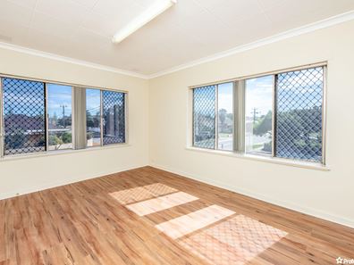 1/121 Gregory Street, Beachlands WA 6530