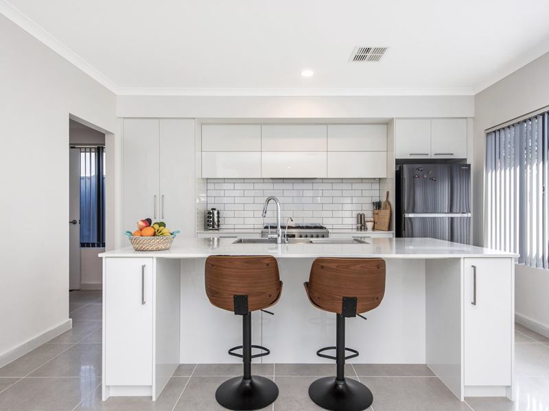 6 Raffles Way, Golden Bay