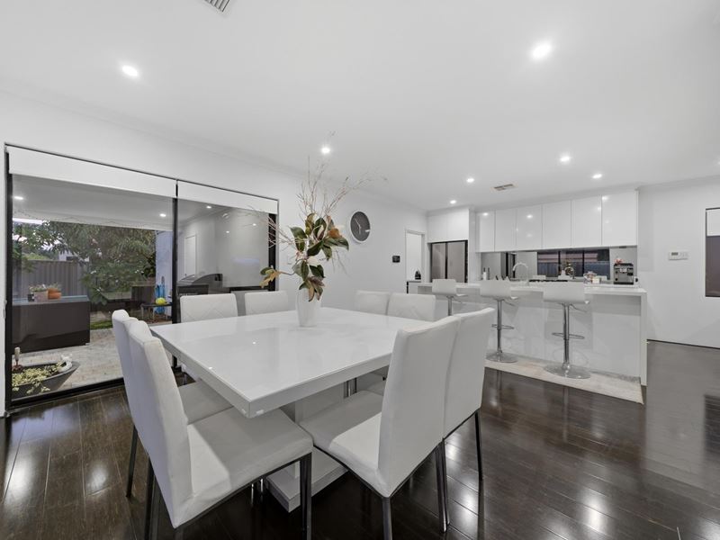 44 Leschenault Boulevard, Lake Coogee