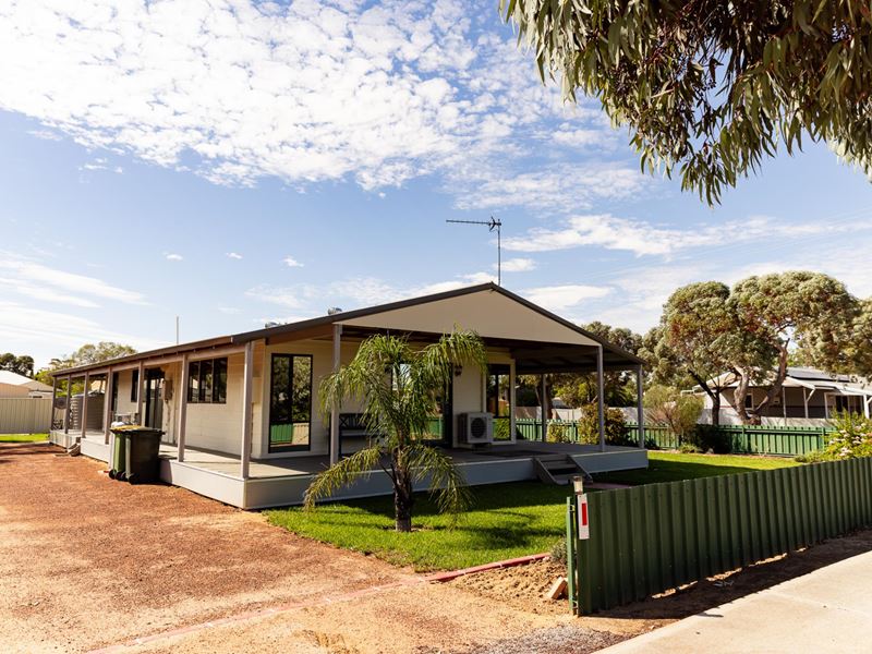 15 Westral  Street, Bruce Rock WA 6418