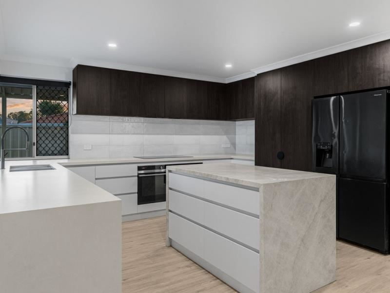 14 Bougainvillea Court, Marangaroo WA 6064