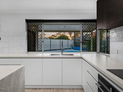 14 Bougainvillea Court, Marangaroo WA 6064