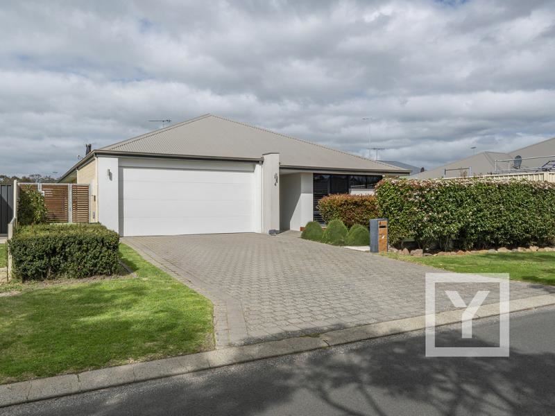 4 St Michaels Parkway, Dunsborough WA 6281
