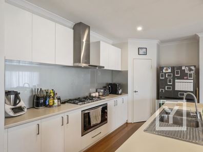 4 St Michaels Parkway, Dunsborough WA 6281