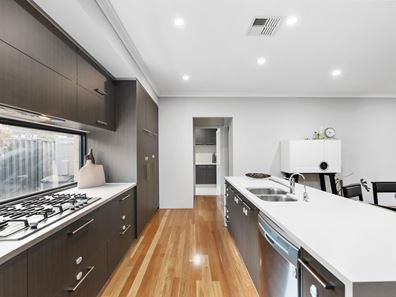 43 St Leonards Boulevard, Dayton WA 6055