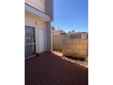 2/5 Trotman Avenue, Newman WA 6753