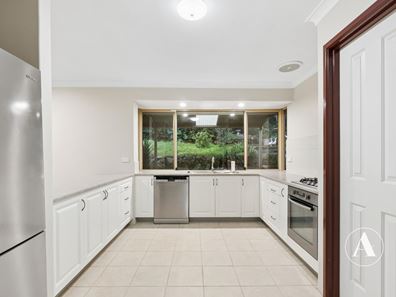 36 Ophelia Grove, Mount Nasura WA 6112