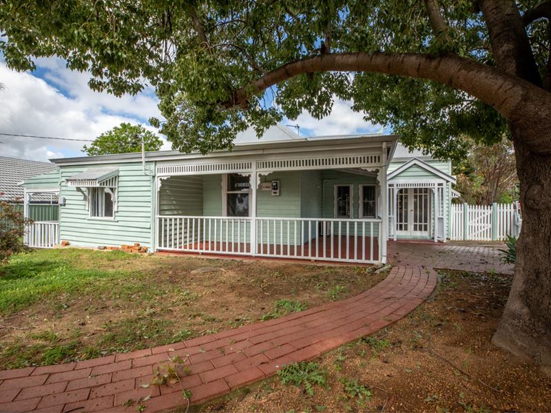 77 Williams  Road, Narrogin WA 6312