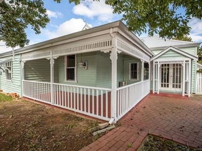 77 Williams  Road, Narrogin WA 6312