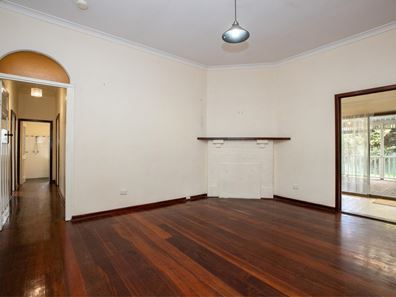 77 Williams  Road, Narrogin WA 6312