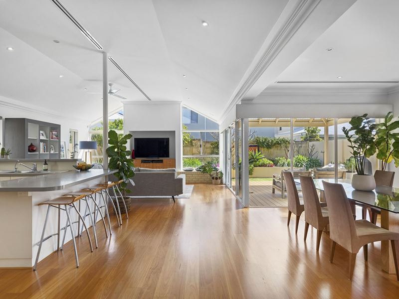 7 Chipperfield Court, Mosman Park WA 6012