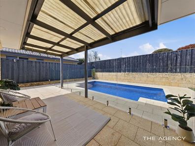 14 Honeymyrtle Grange, Halls Head WA 6210