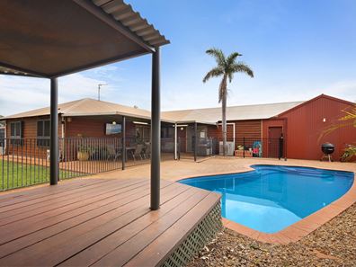 7 Birch Place, Baynton WA 6714