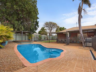 7 Birch Place, Baynton WA 6714