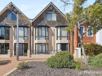 132 Lakeside Drive, Joondalup WA 6027
