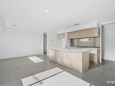 15 Flax Lily St, Piara Waters WA 6112