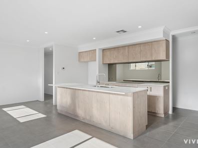 15 Flax Lily St, Piara Waters WA 6112