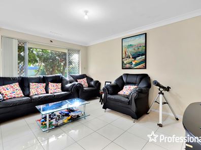 42 Hainsworth Avenue, Girrawheen WA 6064