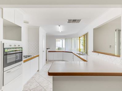 112 Talbot Road, Swan View WA 6056