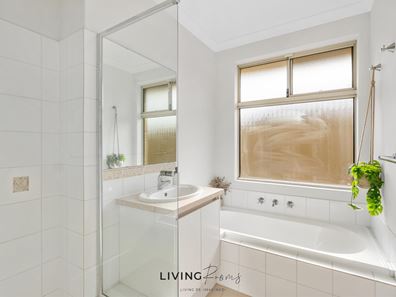 Room/2  24 Belfast Crescent, Ridgewood WA 6030