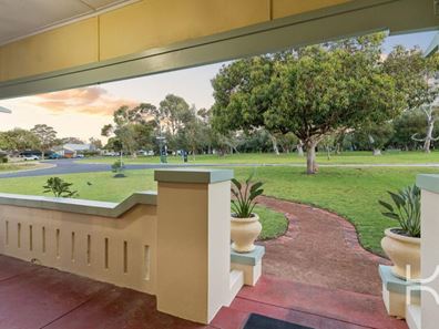 69 Birdwood Circus West, Bicton WA 6157