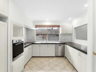 1/16 Edgecumbe Street, Como WA 6152