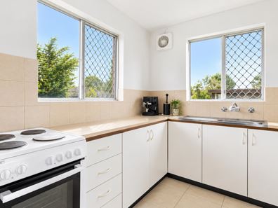 4/20 Roscorla Ave, Yokine WA 6060