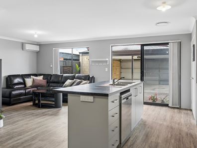 10 Breccia Parade, Wellard WA 6170