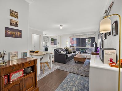2/39 Kinsella Street, Joondanna WA 6060