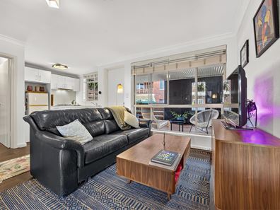2/39 Kinsella Street, Joondanna WA 6060