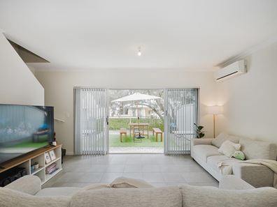 15/15 Kardan Loop, Falcon WA 6210