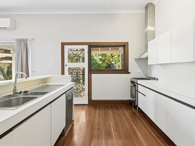 2 Prospect Street, Claremont WA 6010