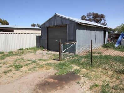 9 Duff Street, Merredin WA 6415