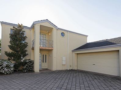 4/5 MacLeod Road, Applecross WA 6153