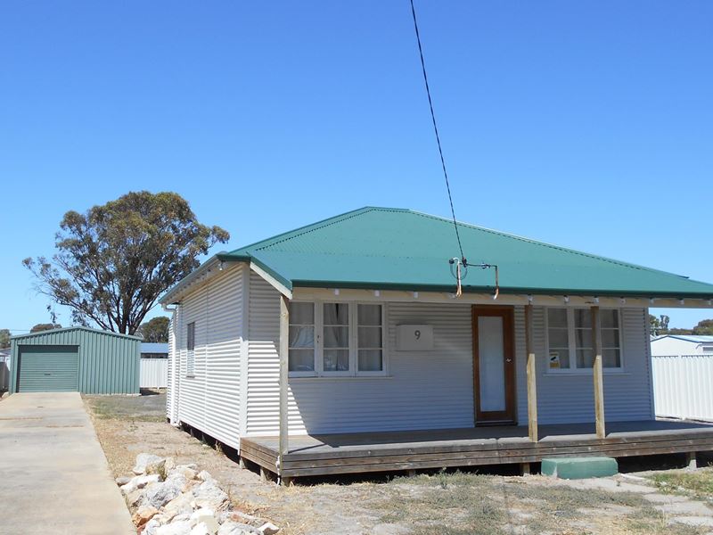 9 Bell Street, Gnowangerup