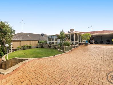 18 Jacana Way, Halls Head WA 6210