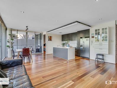 2/337 Lord Street, Highgate WA 6003