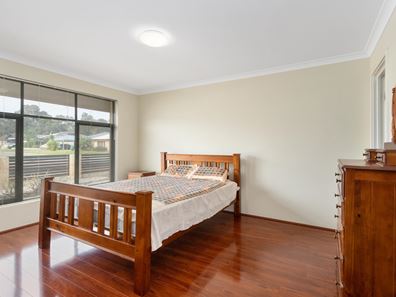 33 Morolo Street, Seville Grove WA 6112