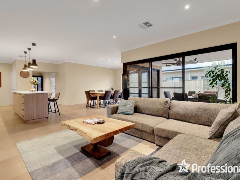 32 Dollarbird Road, Southern River WA 6110