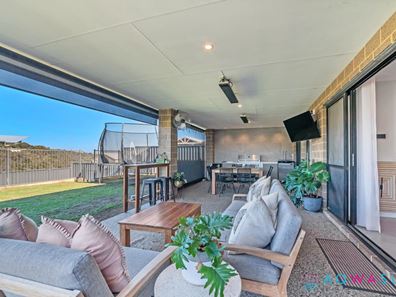 90 Crystaluna Drive, Golden Bay WA 6174