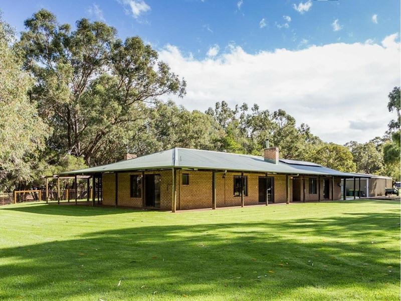 43 Blair Rd, Oakford