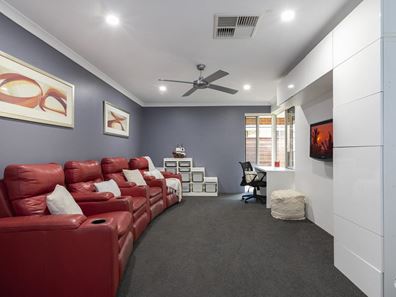 4 Panton Drive, Success WA 6164