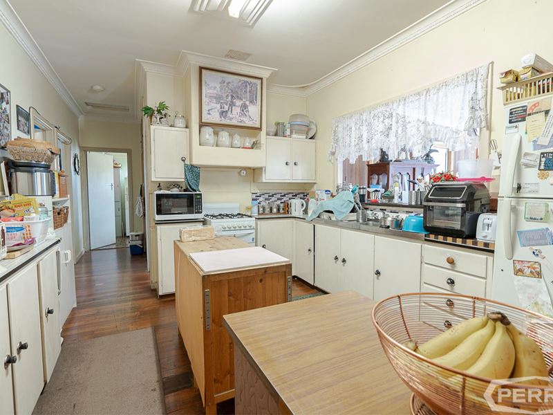 2 Eacott Street, Mandurah WA 6210