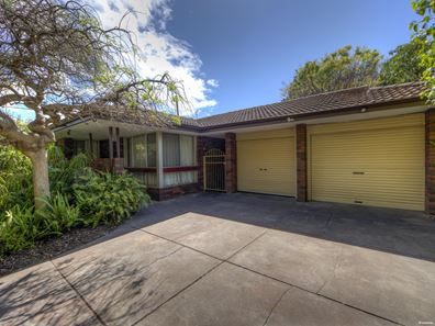 9 Carleton Crescent, Forrestfield WA 6058